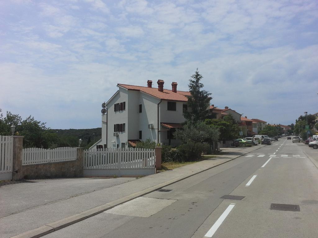 Apartments Liliana Pula Exterior foto